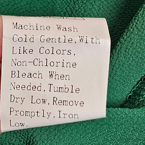 Green Spaghetti Strap Ruffle EdgeTop Size Medium - Picture 5 of 5